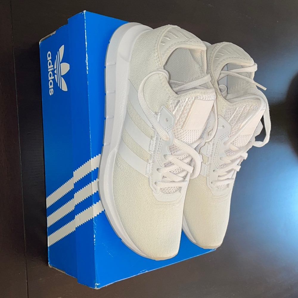 NWT Adidas White Swift Run Sneaker
